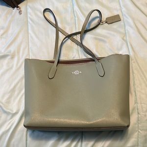 Coach Tote zippered purse